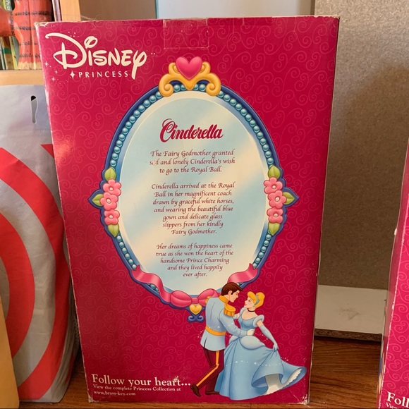 Disney Princess collectible porcelain dolls - Picture 5 of 5